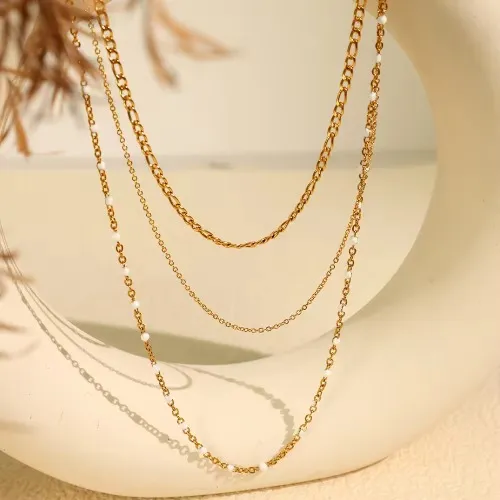 Verlieren Sie nicht die Farbe des Halskettenschmucks