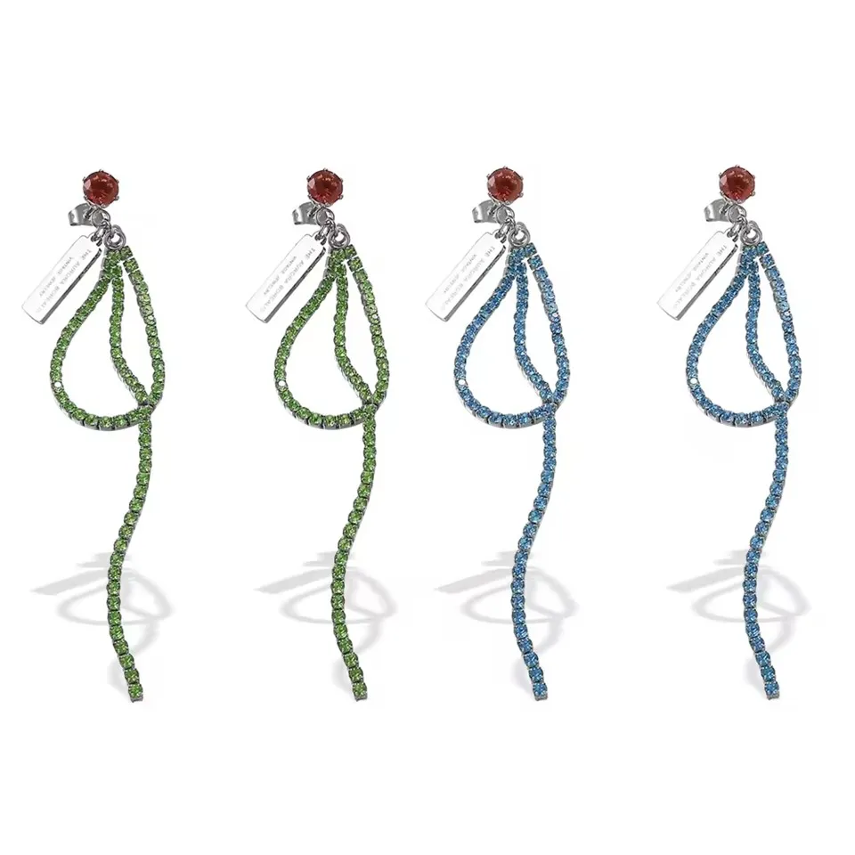 Edelstahl-Ohrringe mit Hundert-Persönlichkeit